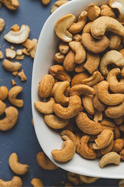 Cashews or pistachios - a kilo of Juhayna's goodness